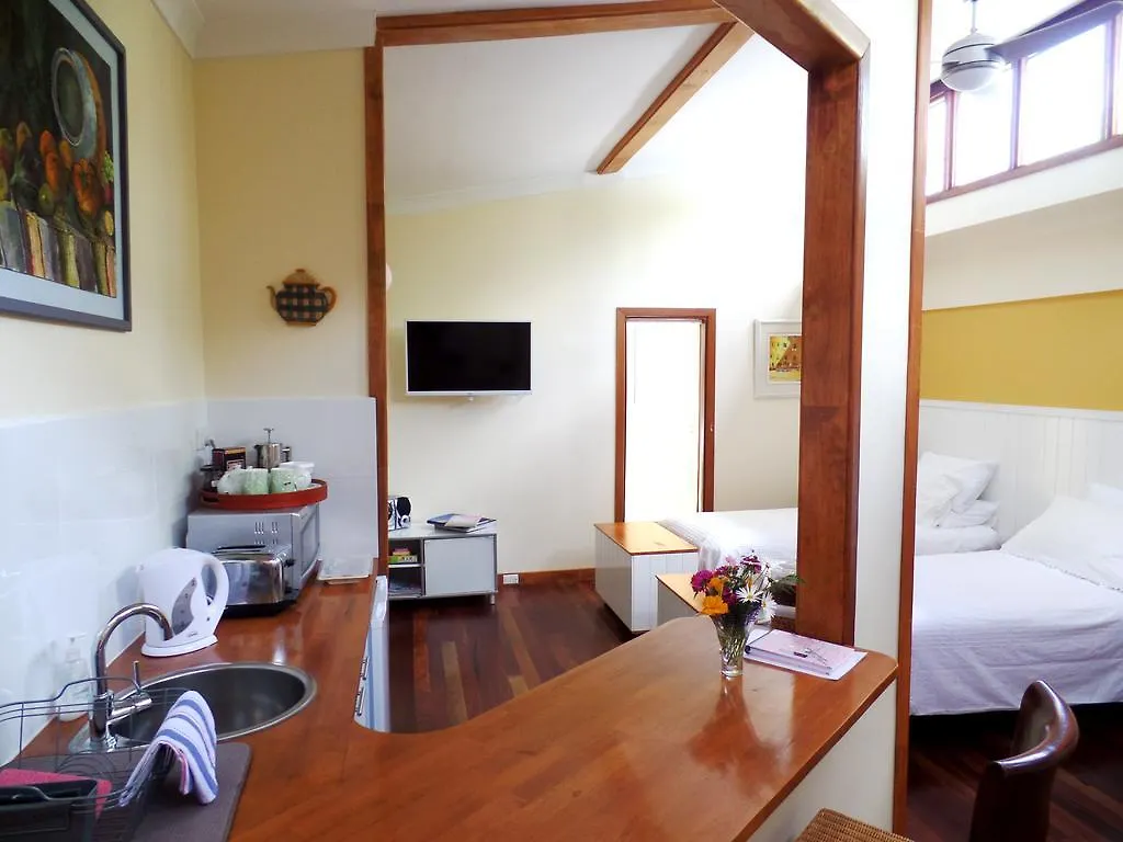 Hilltop B&B Buderim 4*,  Australia