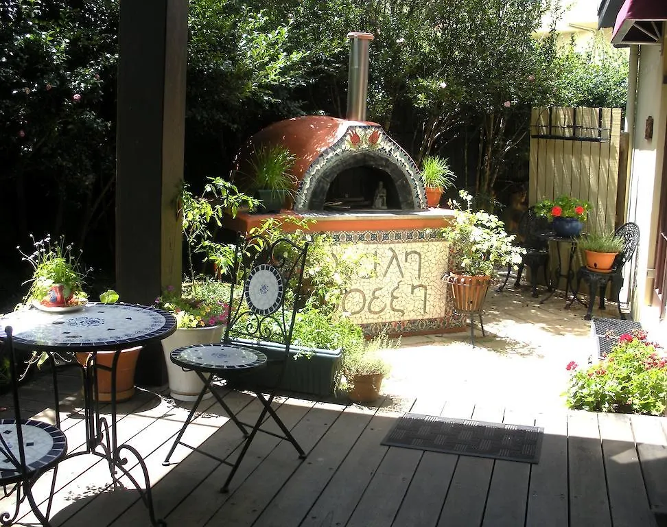 Hilltop B&B Buderim Australia